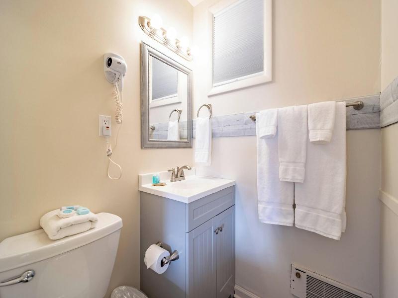 Ocean Glass Inn image