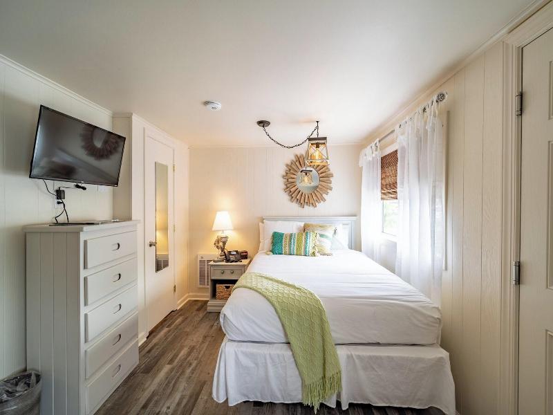 Ocean Glass Inn image