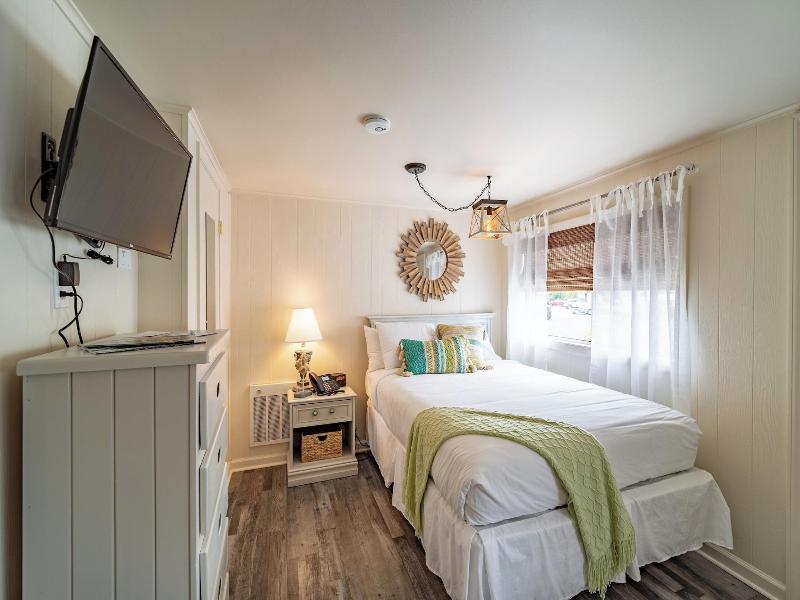 Ocean Glass Inn image