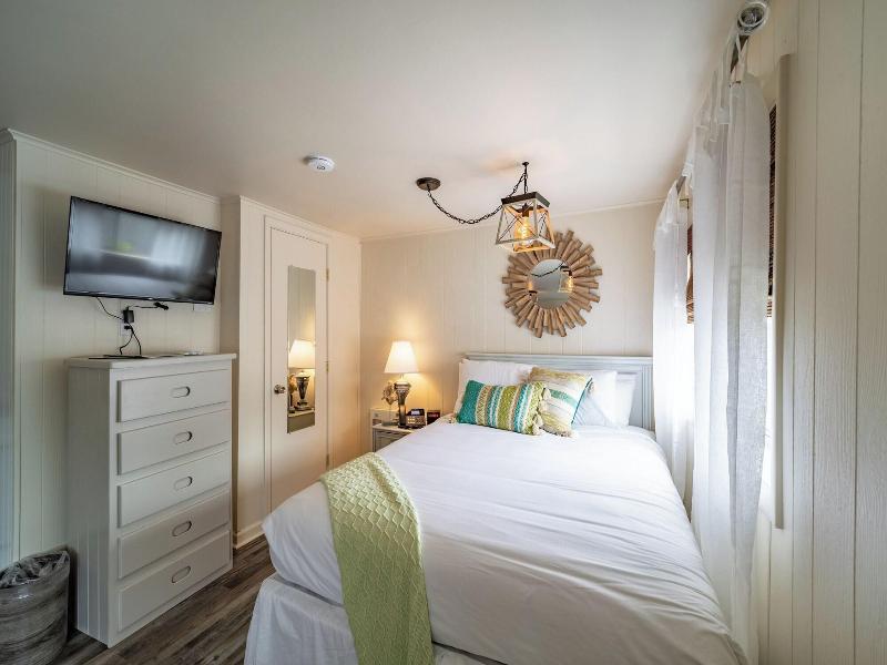 Ocean Glass Inn image