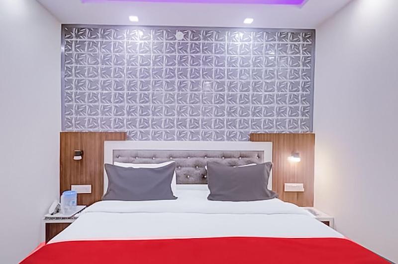 Hotel Green Palace image