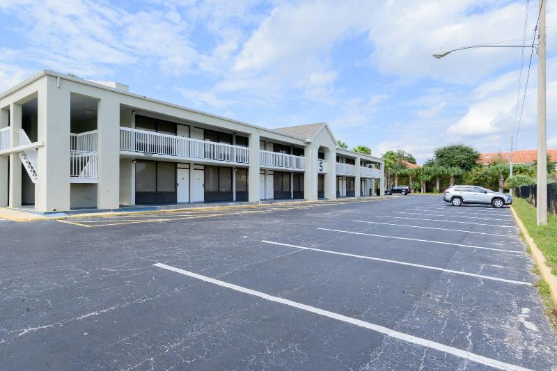 Orlando Vacation Rooms image