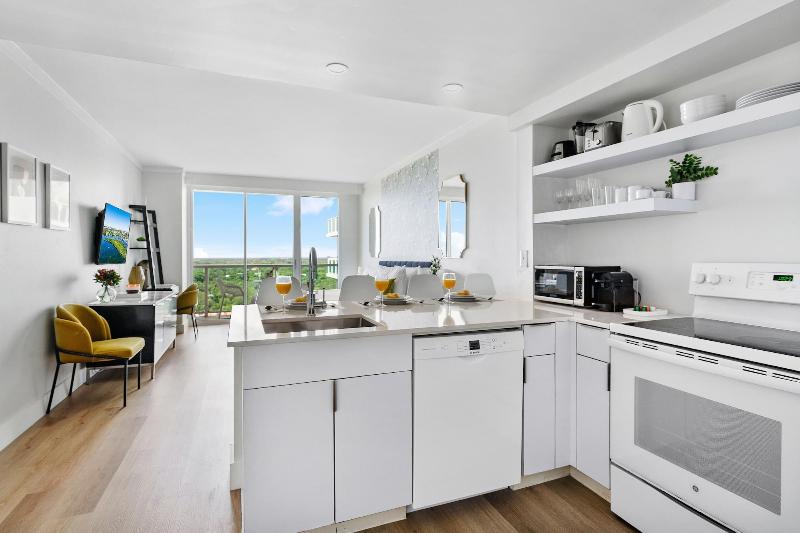 Miami Vacation Rentals Coconut Grove image