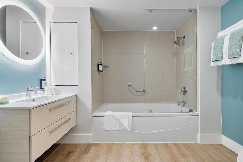 Miami Vacation Rentals Coconut Grove image