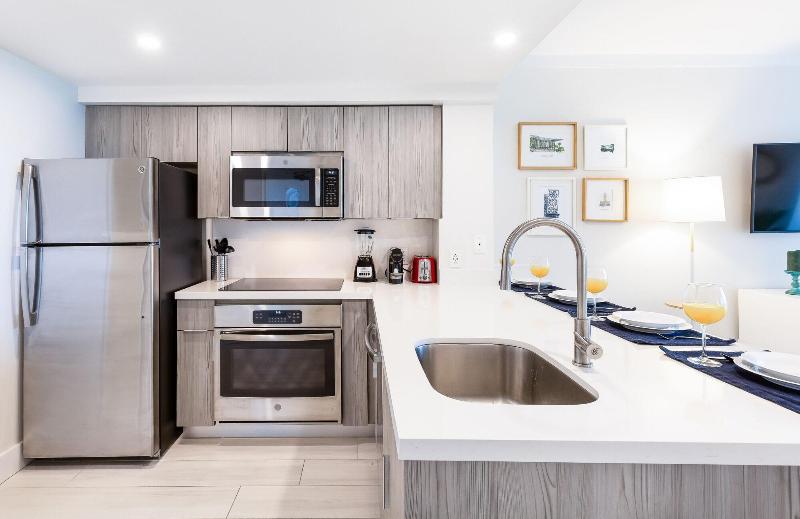 Miami Vacation Rentals Coconut Grove image