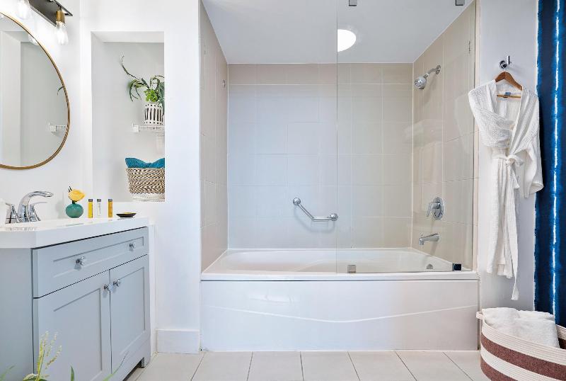 Miami Vacation Rentals Coconut Grove image