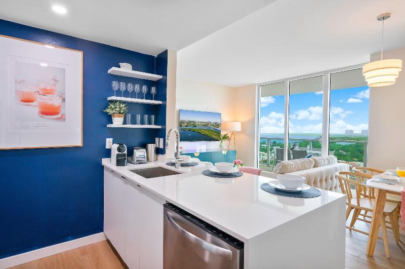 Miami Vacation Rentals Coconut Grove image