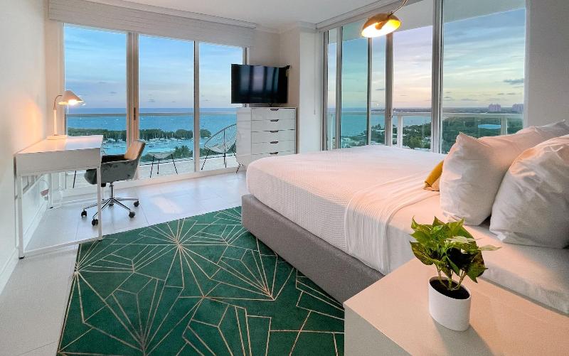 Miami Vacation Rentals Coconut Grove image