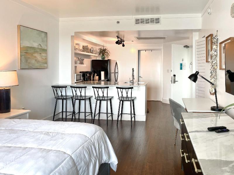 Miami Vacation Rentals Coconut Grove image
