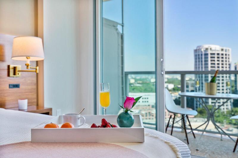 Miami Vacation Rentals Coconut Grove image