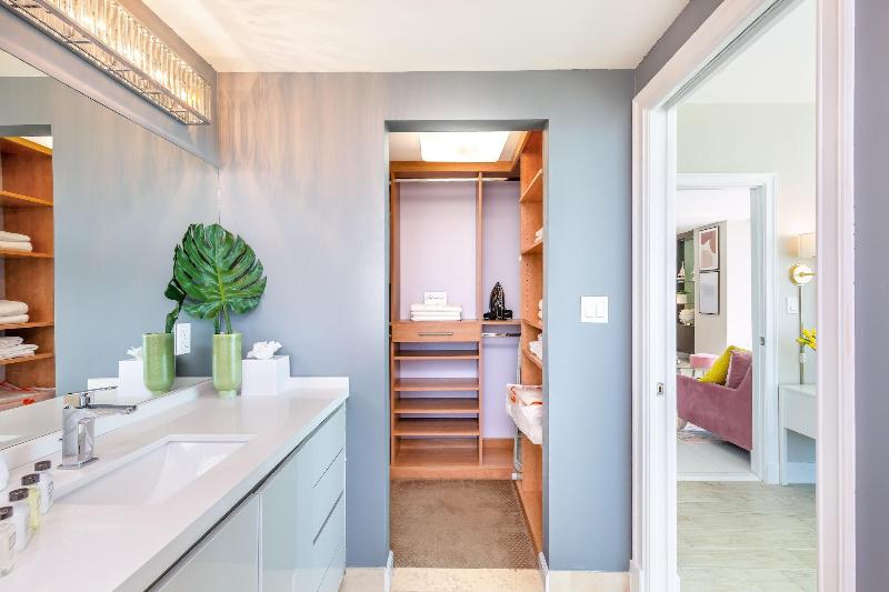 Miami Vacation Rentals Coconut Grove image