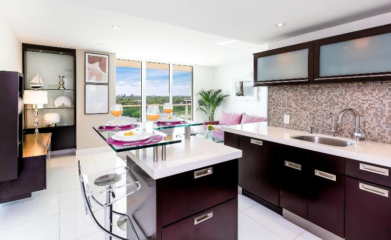 Miami Vacation Rentals Coconut Grove image