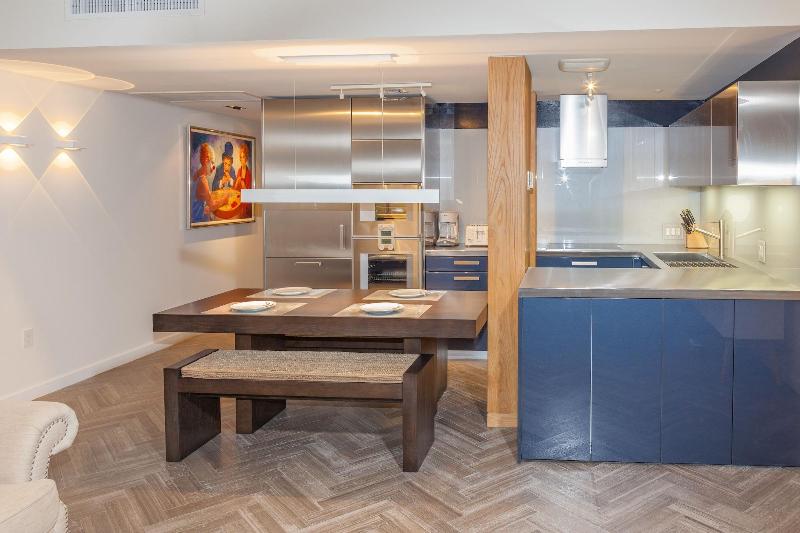 Miami Vacation Rentals Coconut Grove image