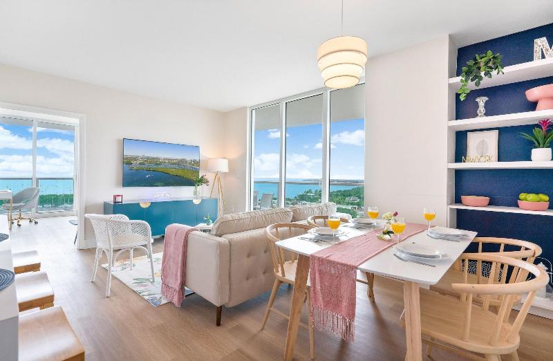 Miami Vacation Rentals Coconut Grove image