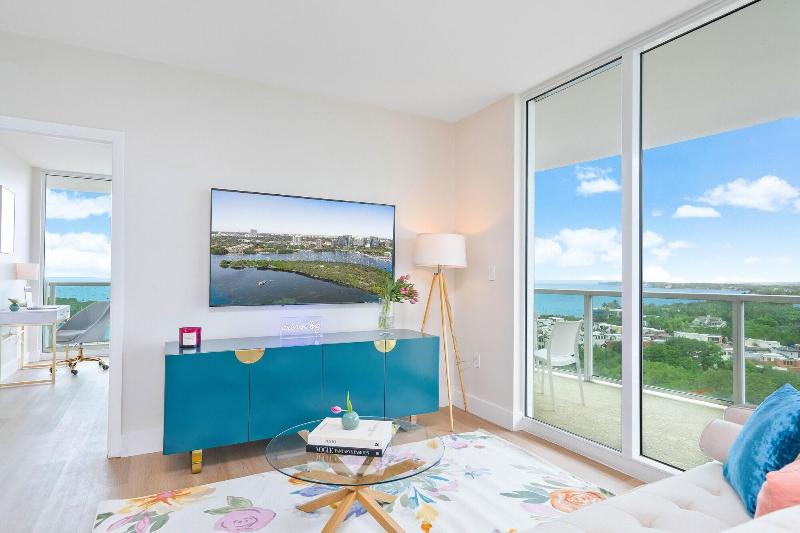 Miami Vacation Rentals Coconut Grove image