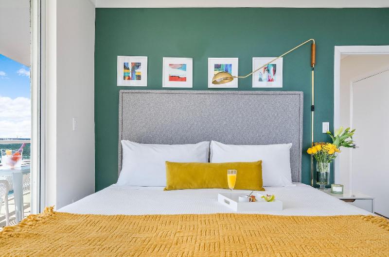 Miami Vacation Rentals Coconut Grove image