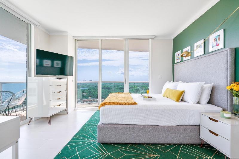 Miami Vacation Rentals Coconut Grove image