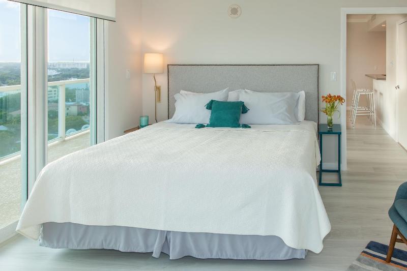 Miami Vacation Rentals Coconut Grove image