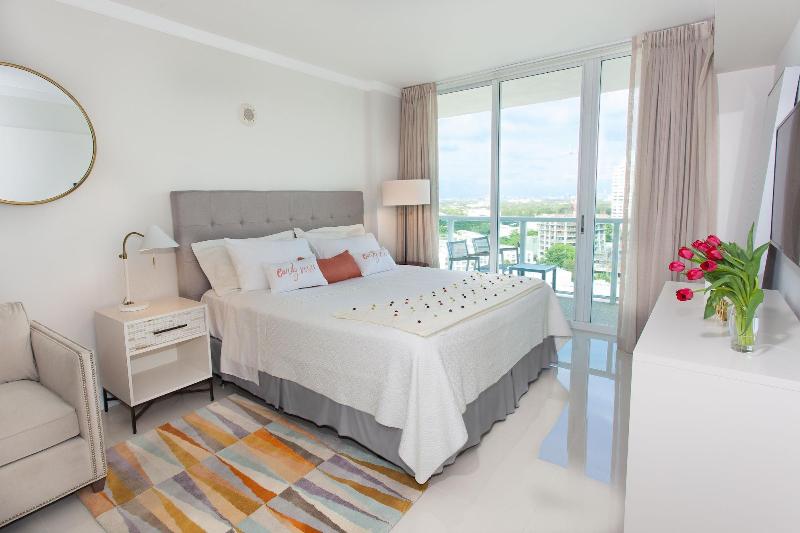 Miami Vacation Rentals Coconut Grove image