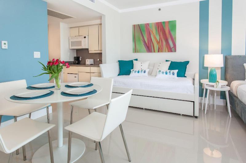 Miami Vacation Rentals Coconut Grove image