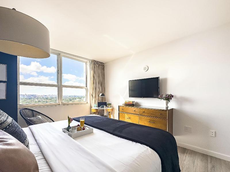 Miami Vacation Rentals Coconut Grove image