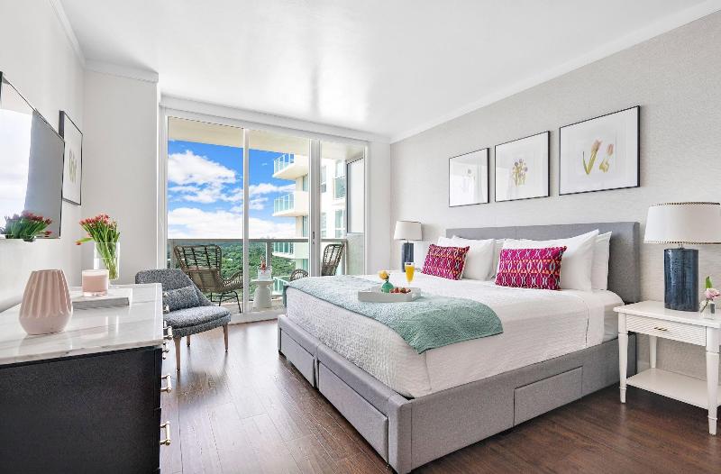 Miami Vacation Rentals Coconut Grove image