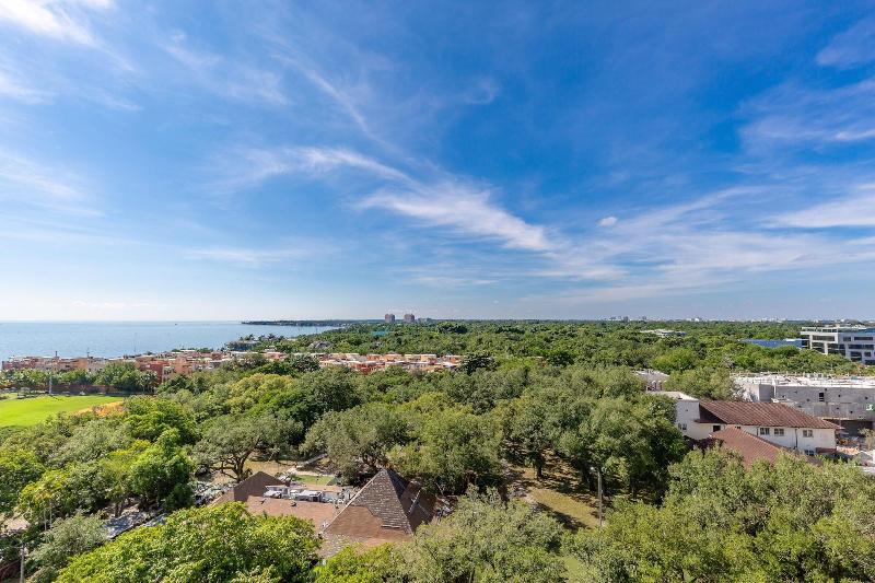 Miami Vacation Rentals Coconut Grove image