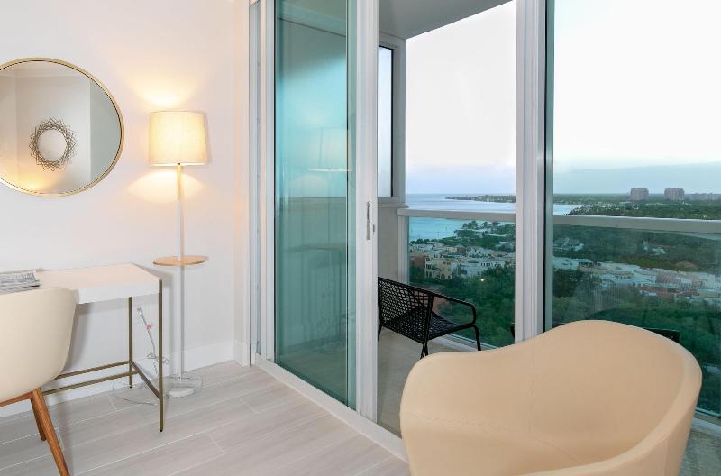 Miami Vacation Rentals Coconut Grove image