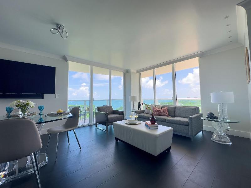 Miami Vacation Rentals Coconut Grove image