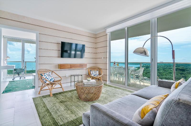 Miami Vacation Rentals Coconut Grove image