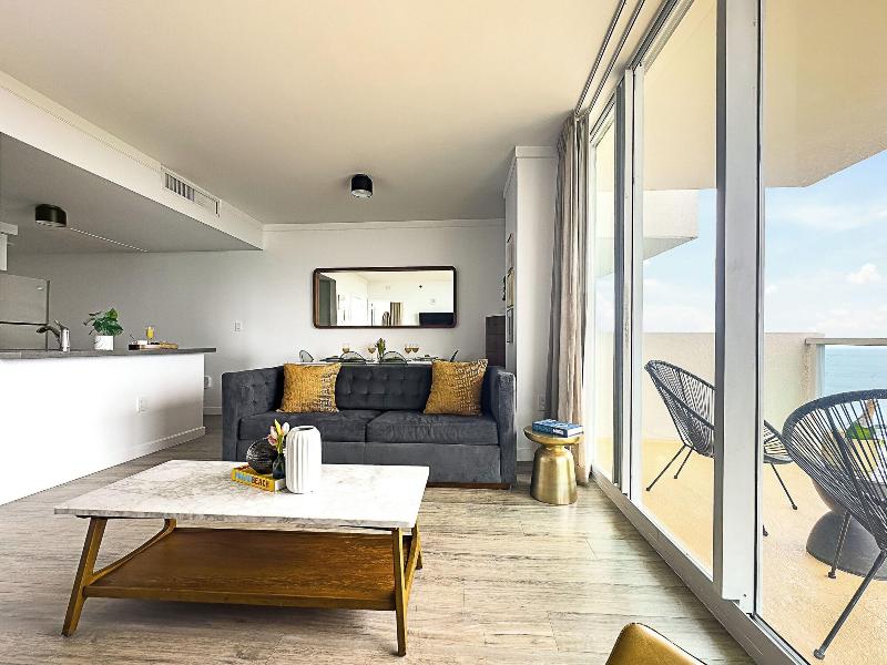Miami Vacation Rentals Coconut Grove image