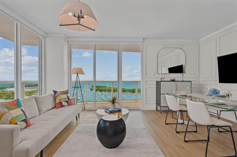 Miami Vacation Rentals Coconut Grove image