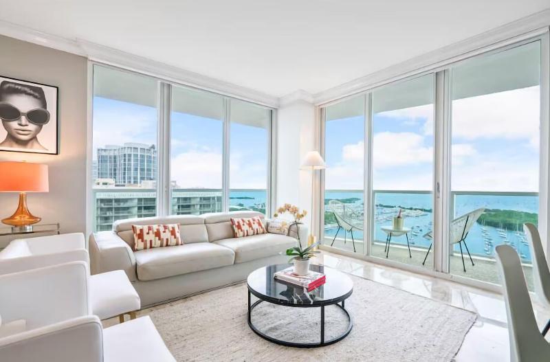 Miami Vacation Rentals Coconut Grove image