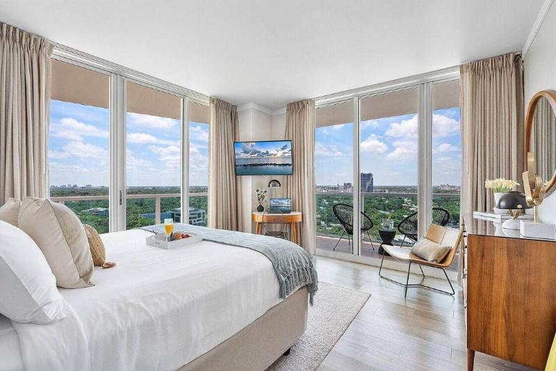 Miami Vacation Rentals Coconut Grove image