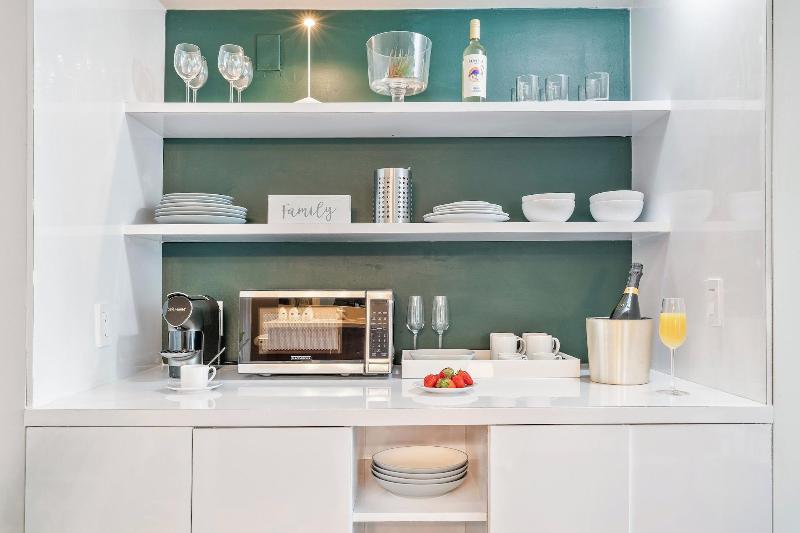 Miami Vacation Rentals Coconut Grove image