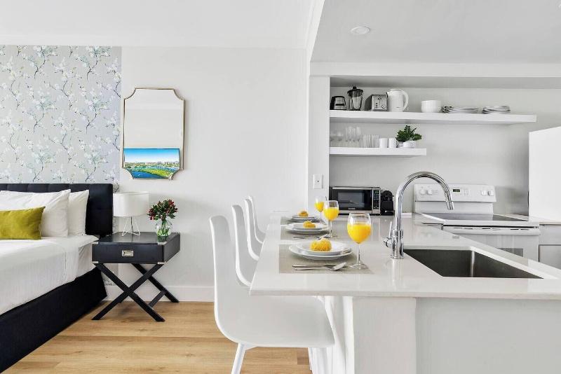 Miami Vacation Rentals Coconut Grove image