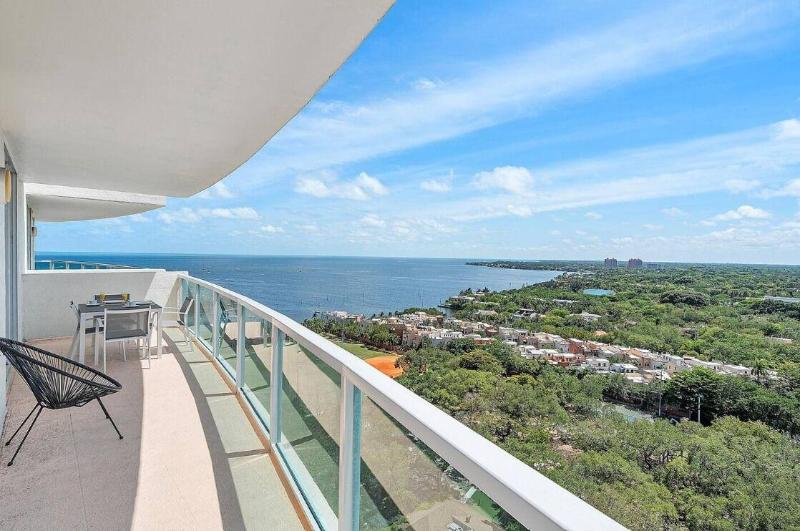 Miami Vacation Rentals Coconut Grove image