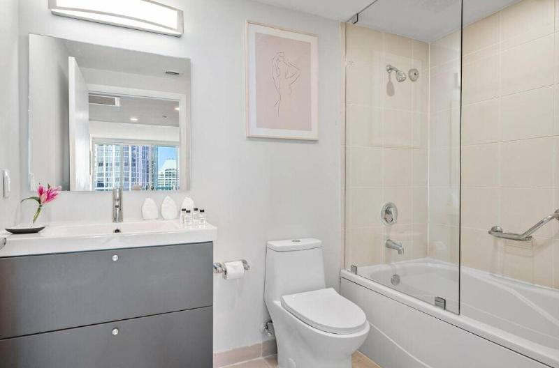 Miami Vacation Rentals Coconut Grove image