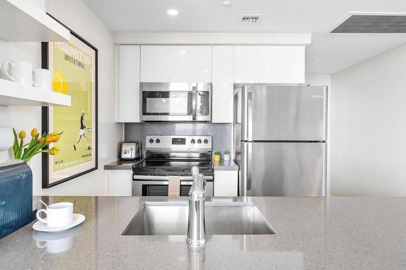 Miami Vacation Rentals Coconut Grove image