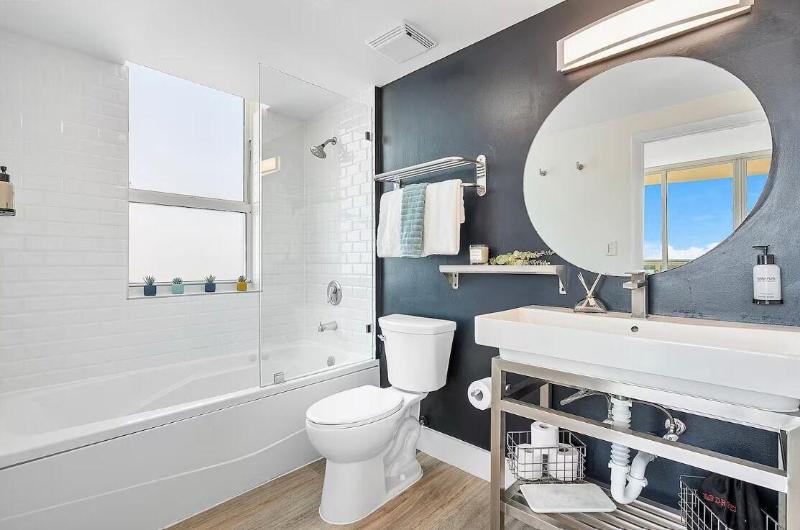 Miami Vacation Rentals Coconut Grove image