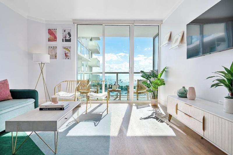 Miami Vacation Rentals Coconut Grove image
