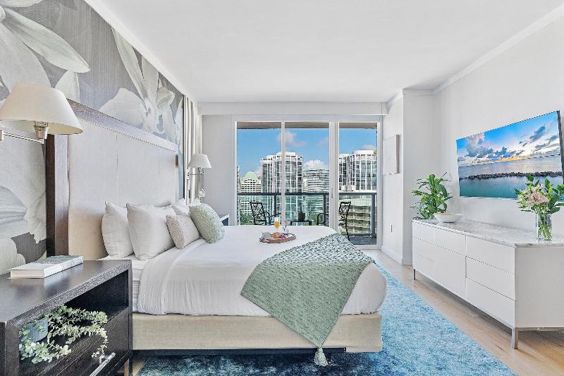 Miami Vacation Rentals Coconut Grove image