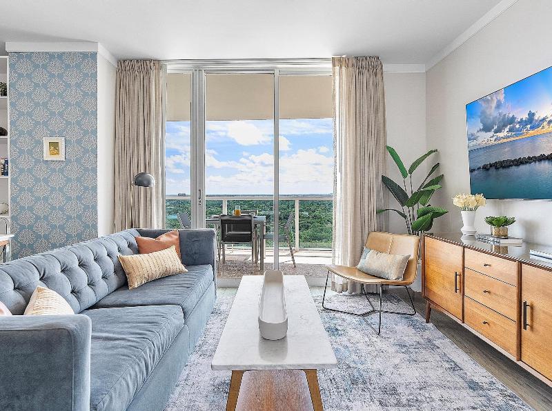 Miami Vacation Rentals Coconut Grove image