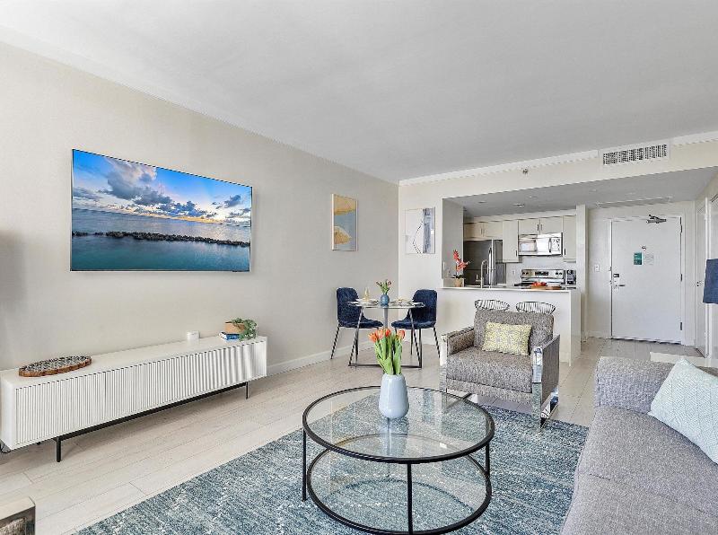 Miami Vacation Rentals Coconut Grove image