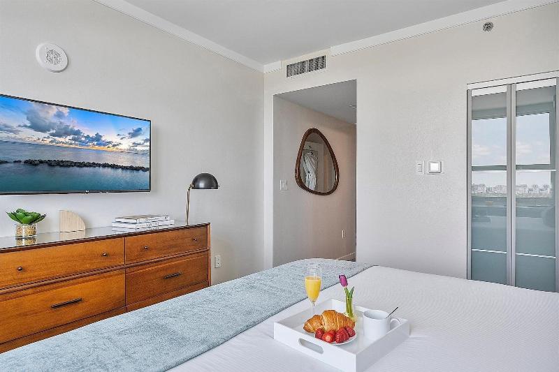 Miami Vacation Rentals Coconut Grove image