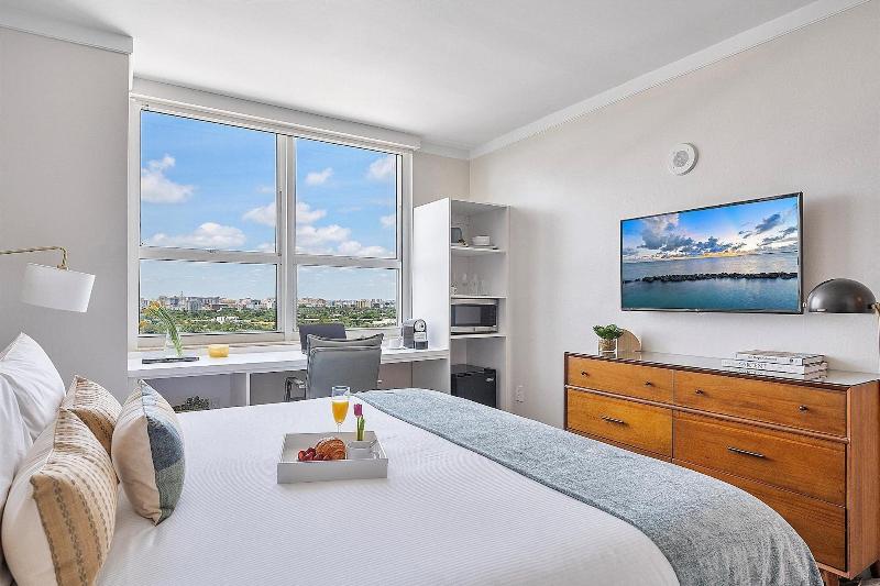 Miami Vacation Rentals Coconut Grove image