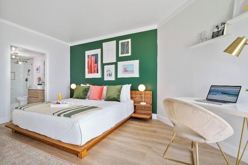 Miami Vacation Rentals Coconut Grove image