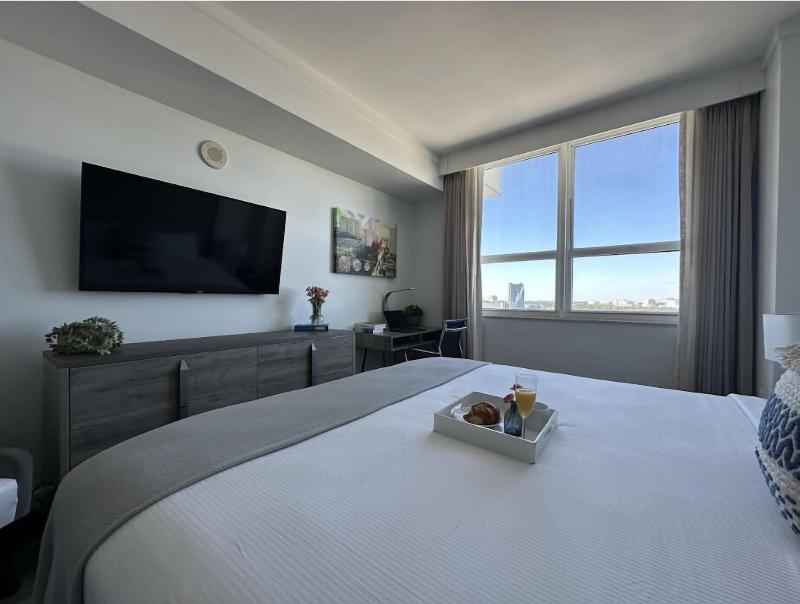 Miami Vacation Rentals Coconut Grove image