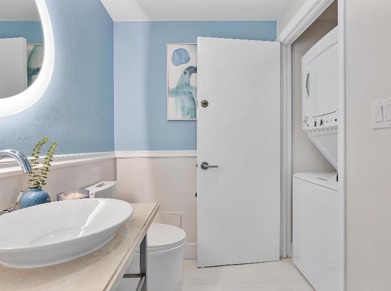Miami Vacation Rentals Coconut Grove image