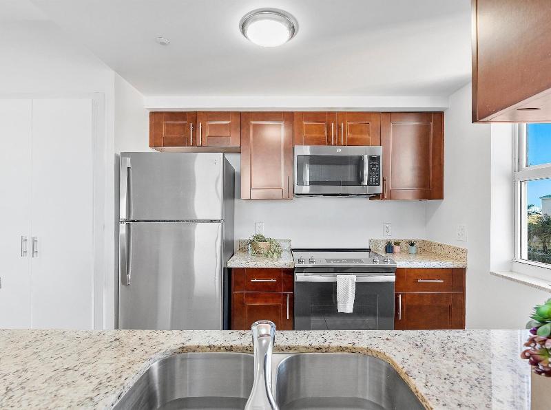 Miami Vacation Rentals Coconut Grove image